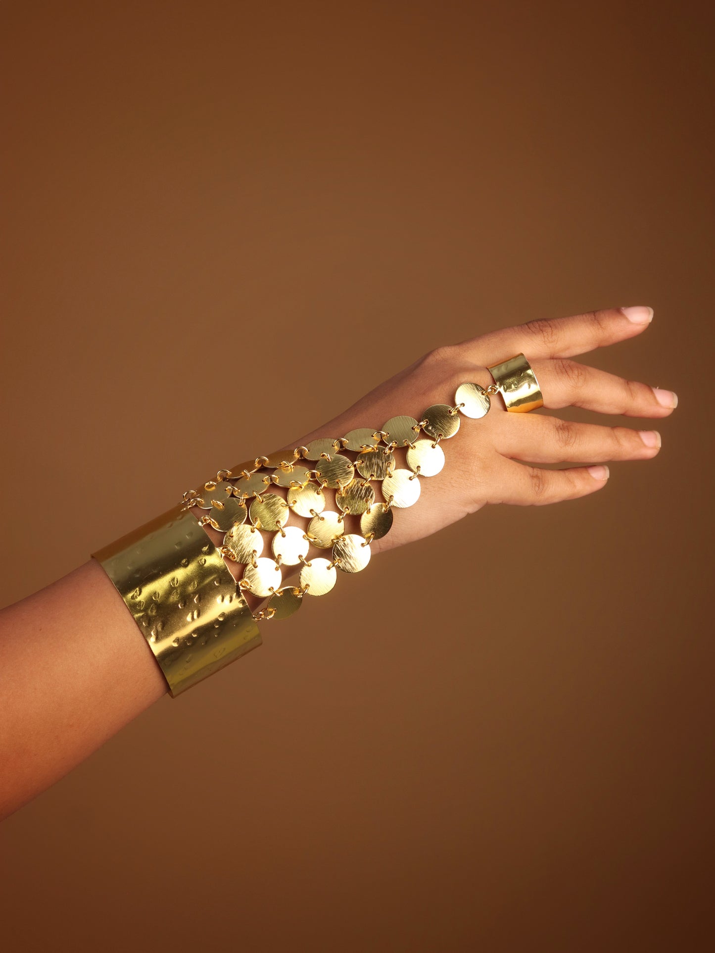 Eugenia hand chain