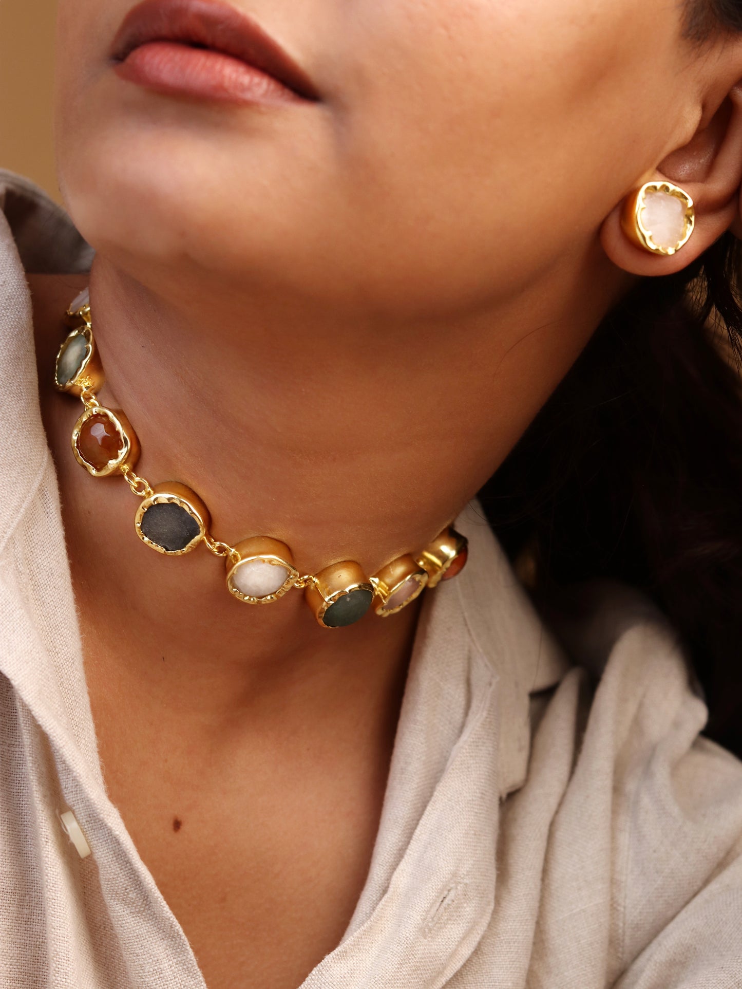 Amora stone Chocker
