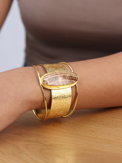 Zora hand cuff