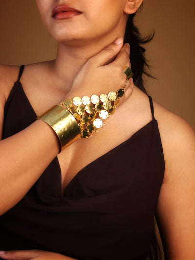 Eugenia hand chain