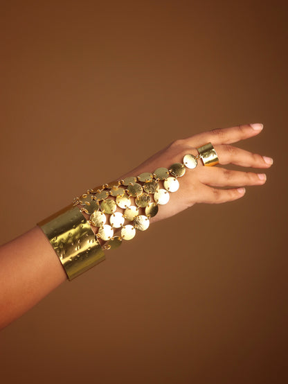 Eugenia hand chain